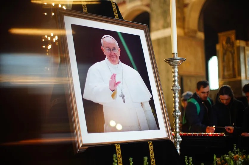 hommage dece pape francois