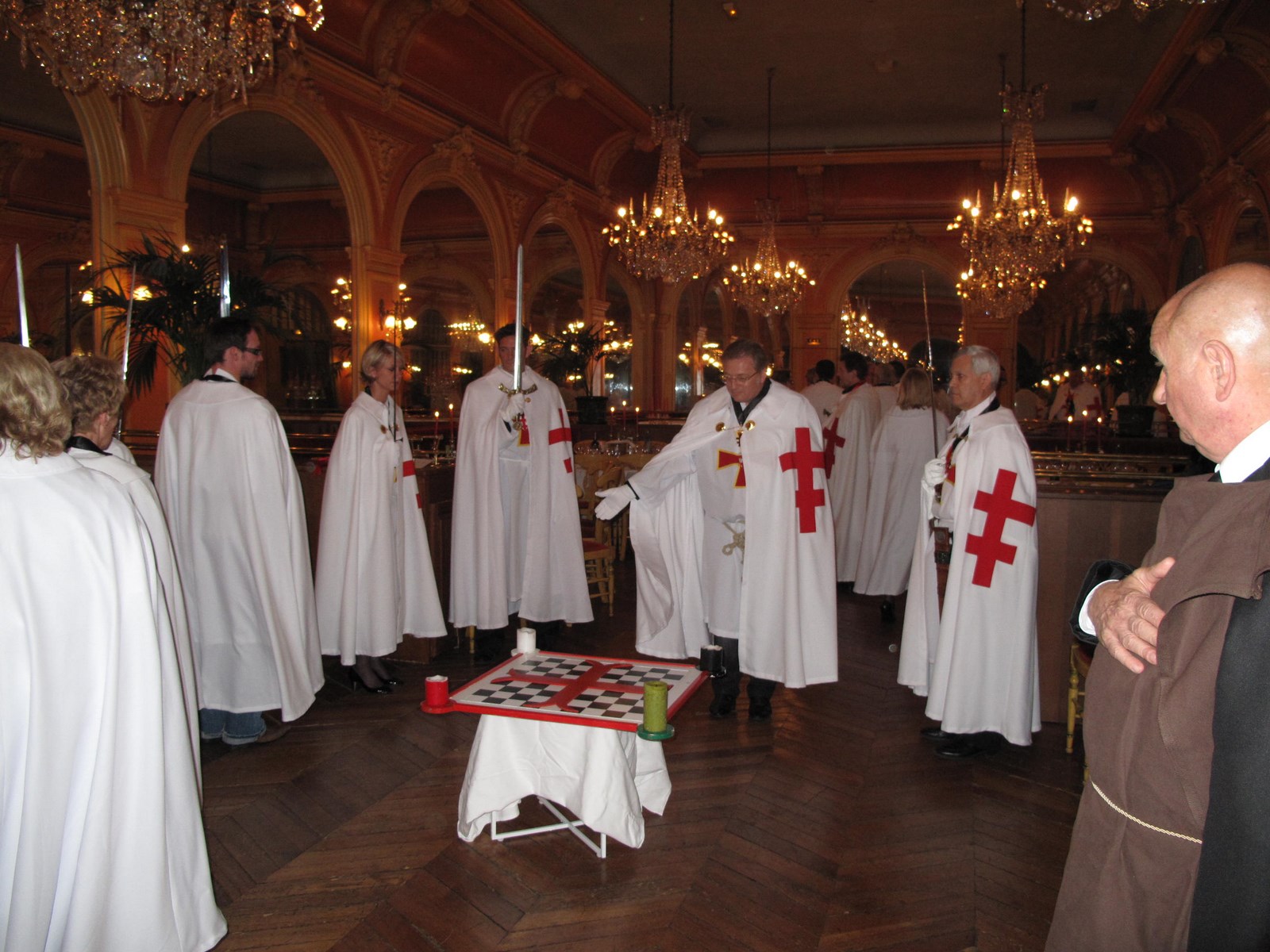 LES CHEVALIERS DU LYS