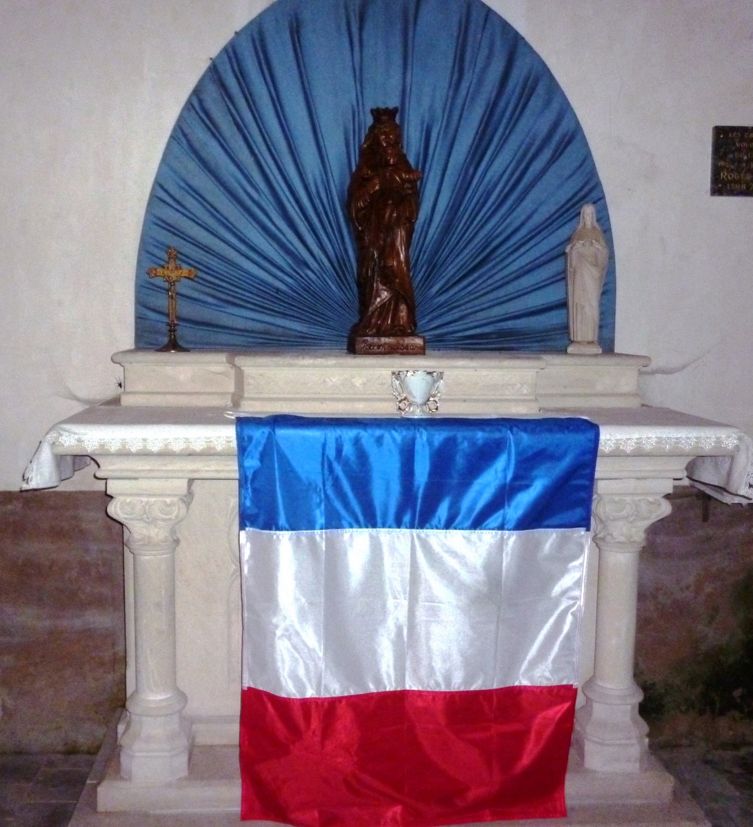 CHAPITRE DANS L'EGLISE DU VILLAGE D'HUGUES DE PAENS JUIN 2014
