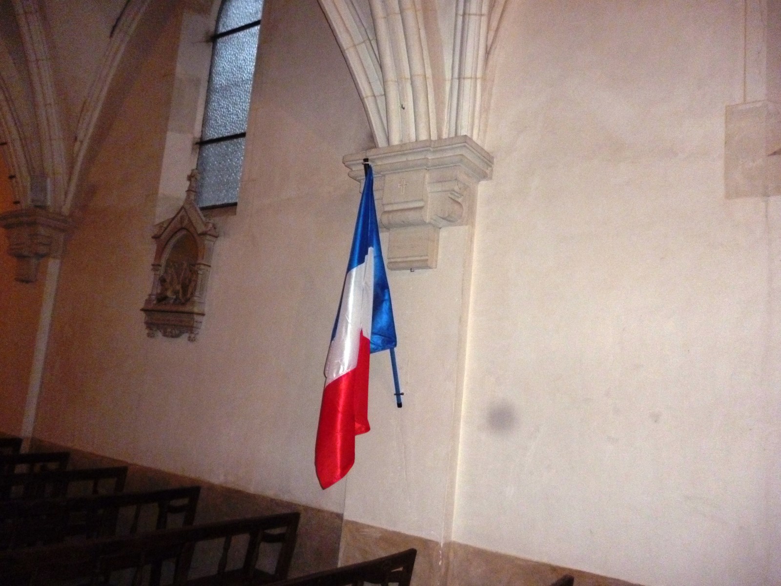 CHAPITRE DANS L'EGLISE DU VILLAGE D'HUGUES DE PAENS JUIN 2014