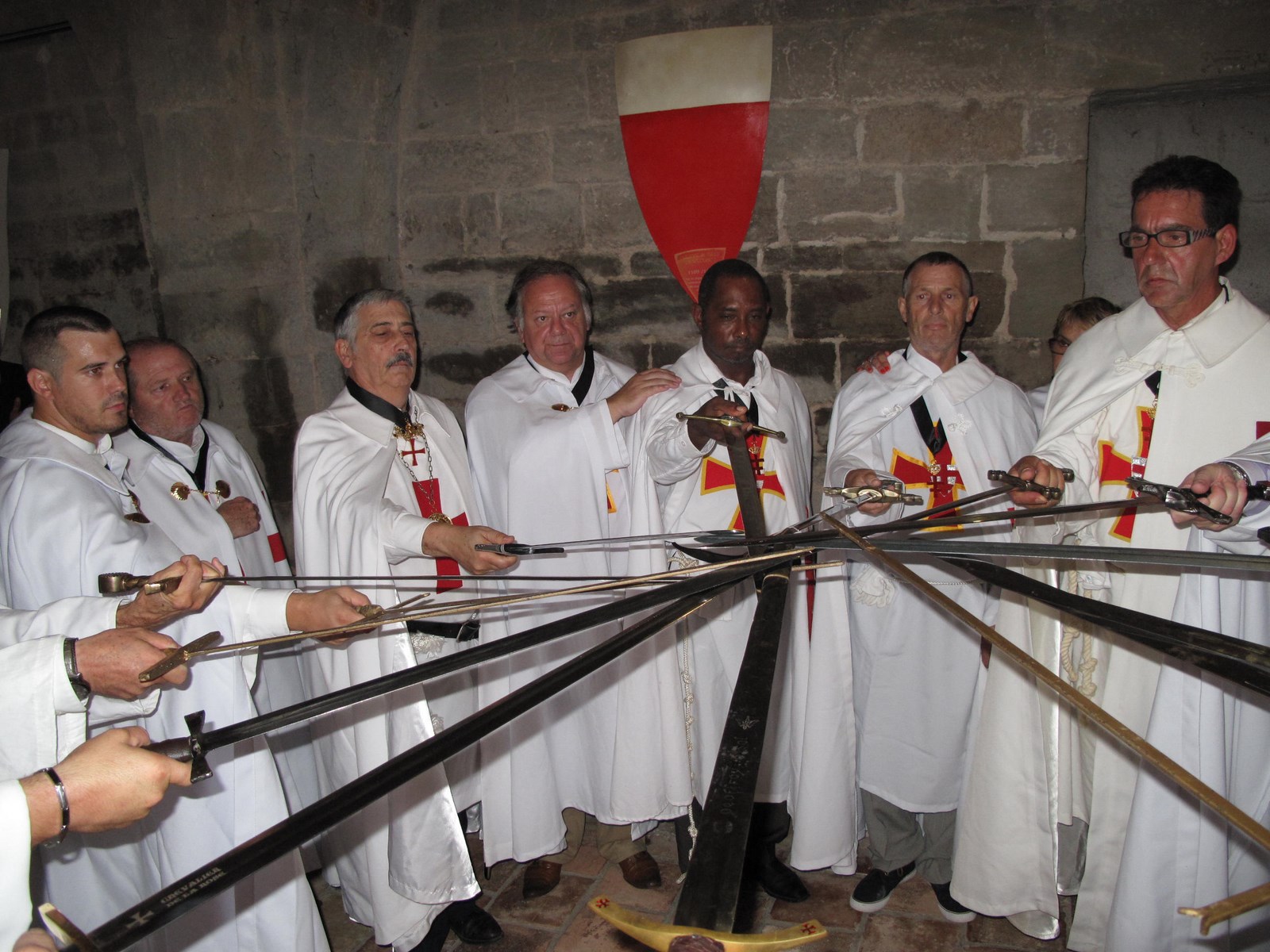 LES CHEVALIERS DE LA ROSE