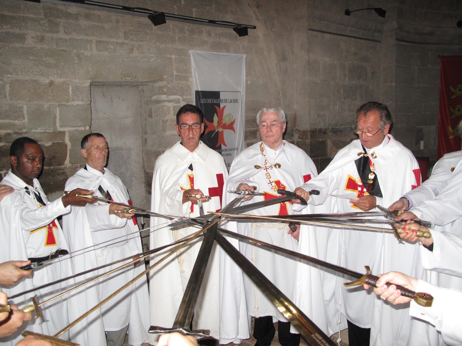 LES CHEVALIERS DE LA ROSE