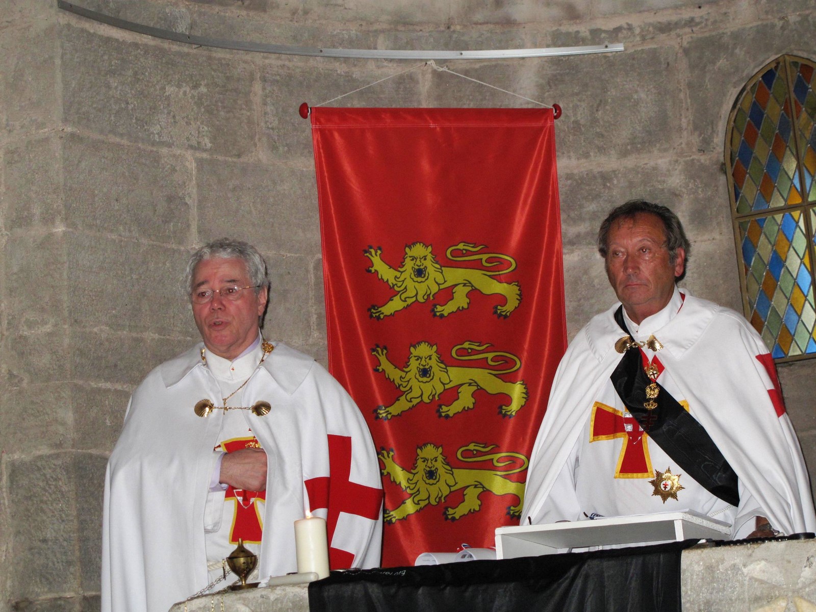 LES CHEVALIERS DE LA ROSE