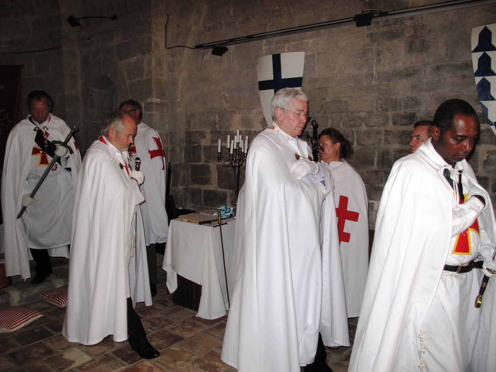LES CHEVALIERS DE LA ROSE